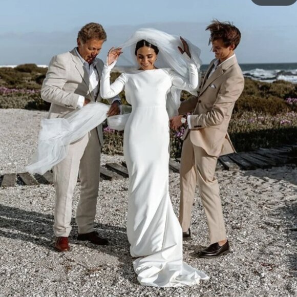 Elegant White Wedding Dress - Picture 2 of 5